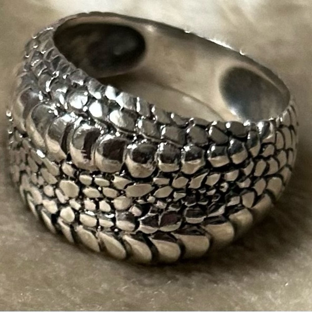 Bali Legacy Sterling Silver Dragon Skin Pattern Ring 5.25 Grams size 7